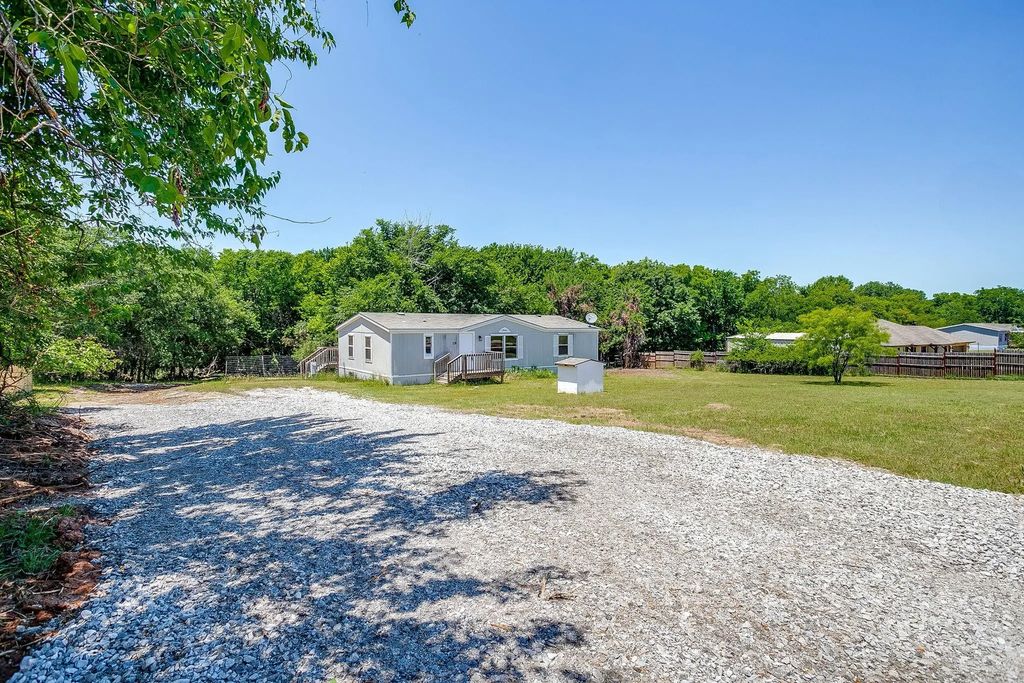 178 Valley Lake Lane, Springtown