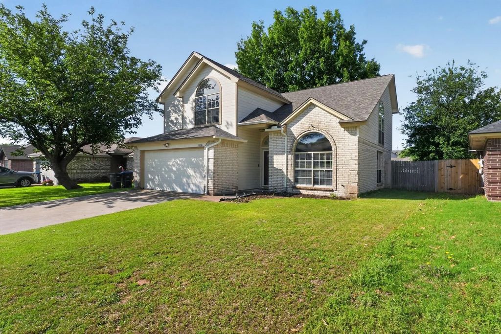 10836 Tall Oak Drive, Fort Worth