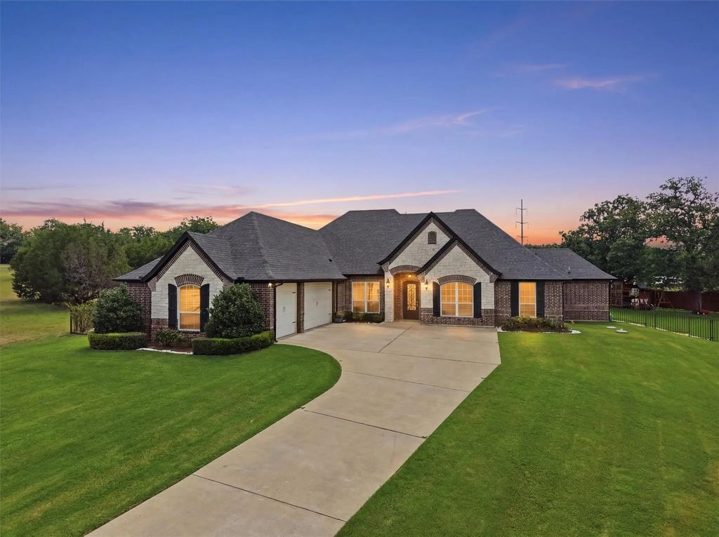 3913 Homestead Court, Granbury