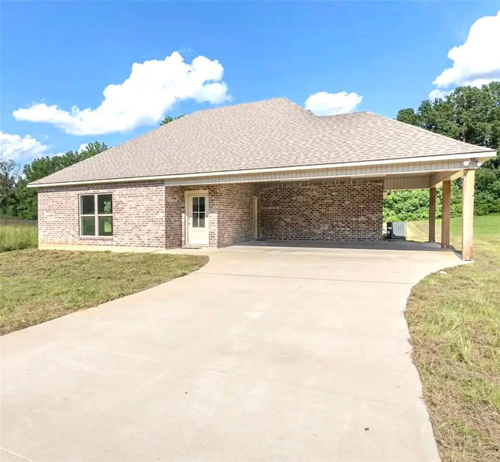 123 Meadow Lane, Pollock