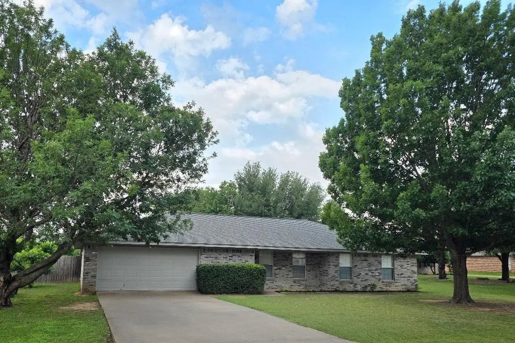 5324 Mission Circle, Granbury