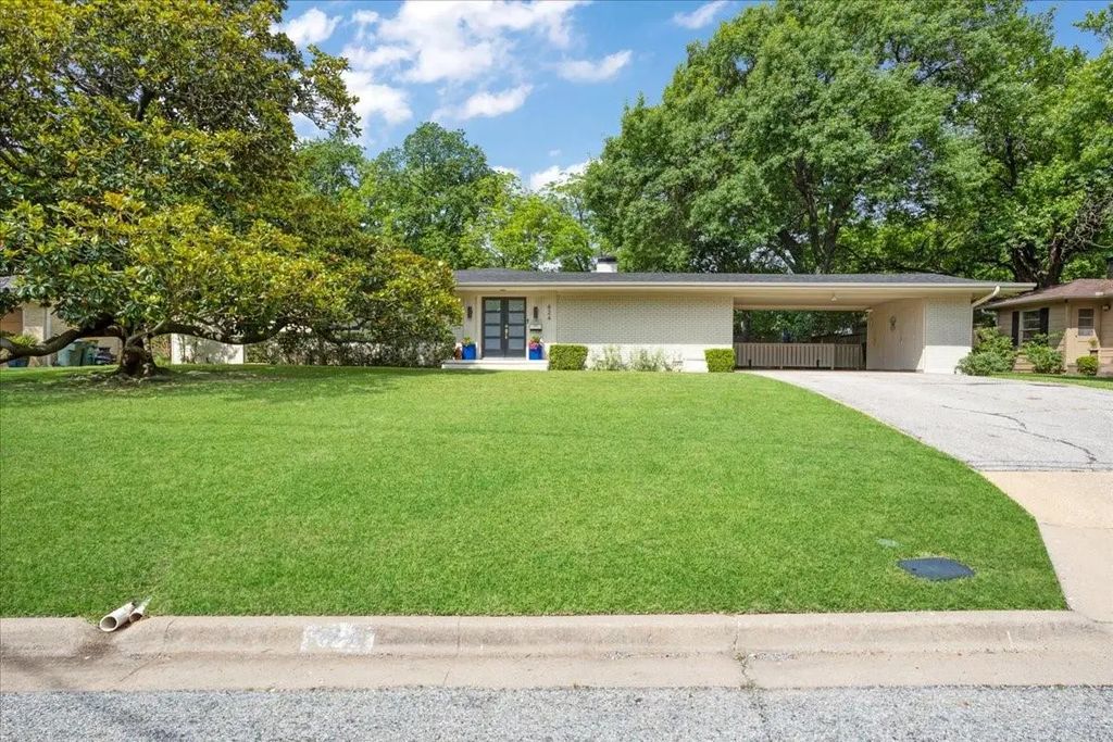 624 Westwood Drive, Sherman