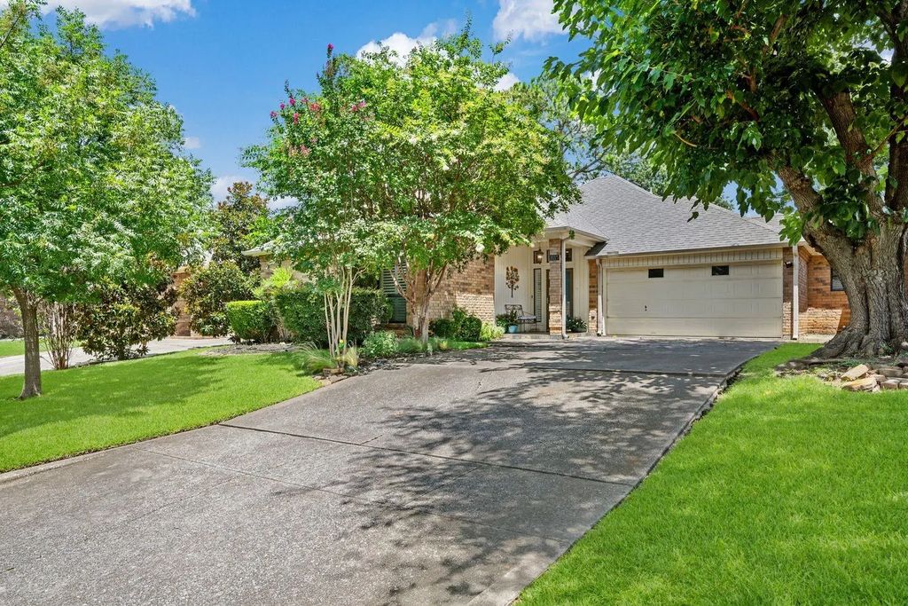 2015 N Saint Andrews Court, Arlington