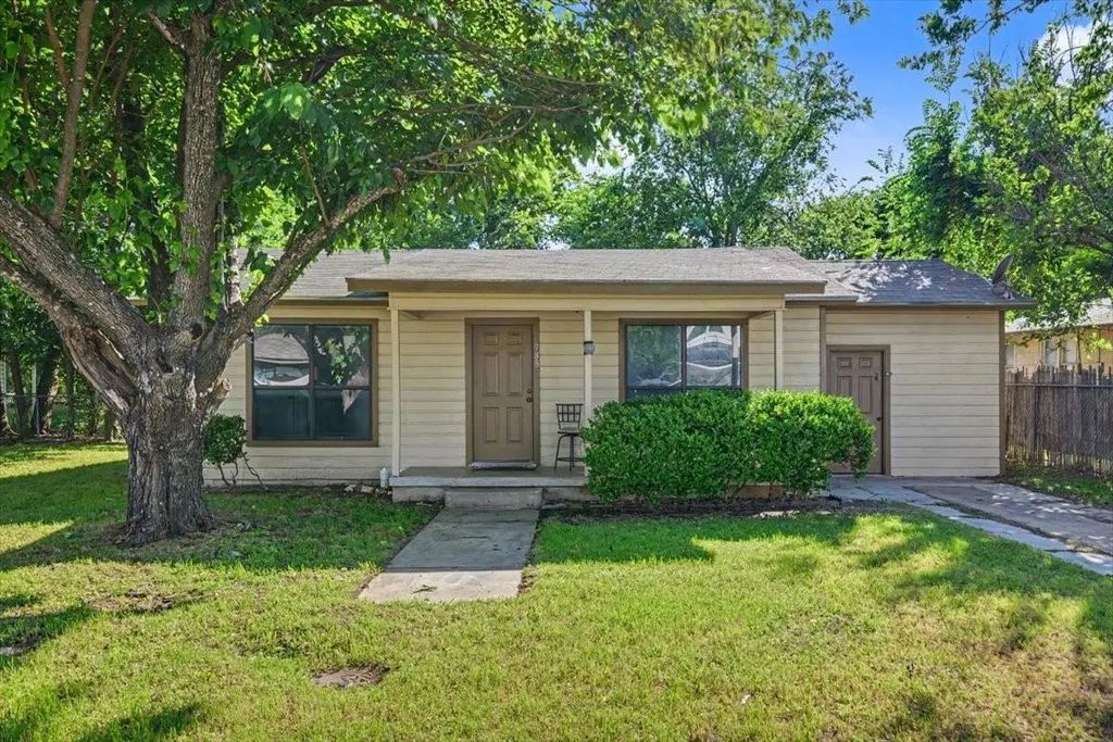 988 N Clinton Street, Stephenville