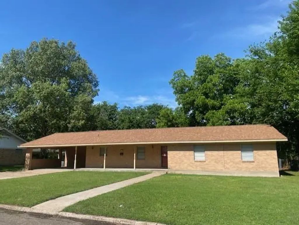1304 S Walnut Street, Clarksville