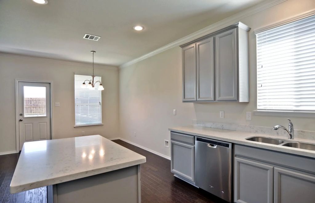 2305 Bernese Lane, Fort Worth