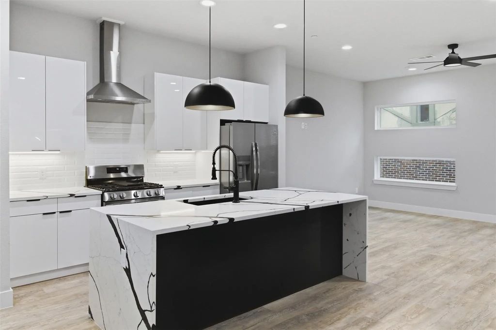 2115 N Fitzhugh Avenue 102, Dallas