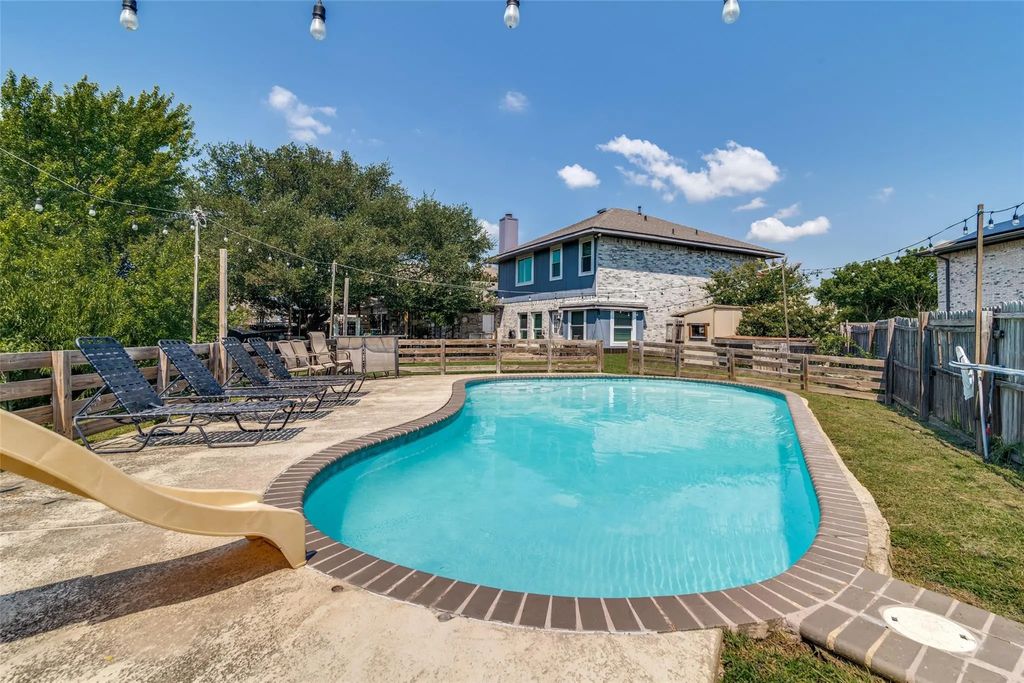 8321 Bristol Court, Rowlett