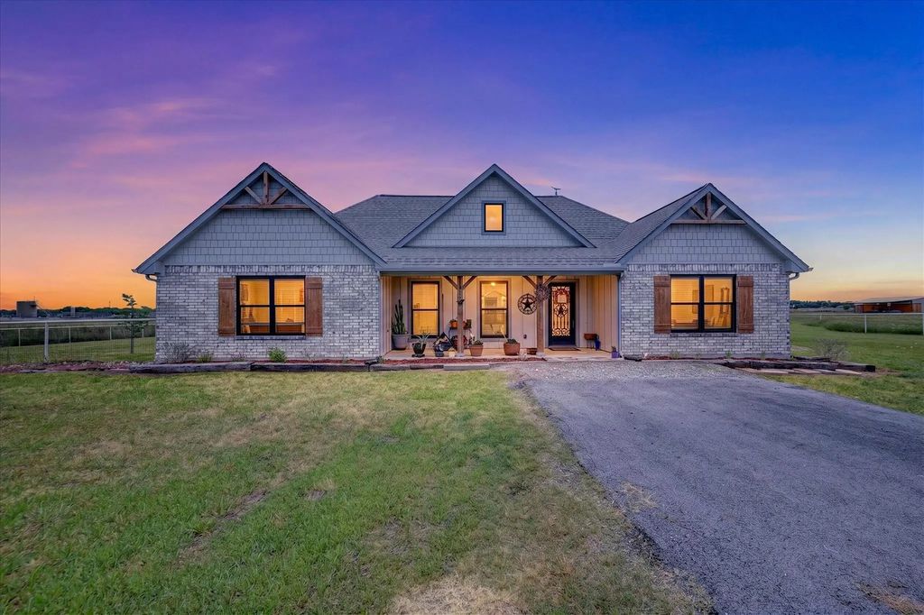 7145 Donald Road, Krum