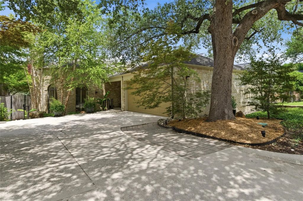 16132 Chalfont Circle, Dallas