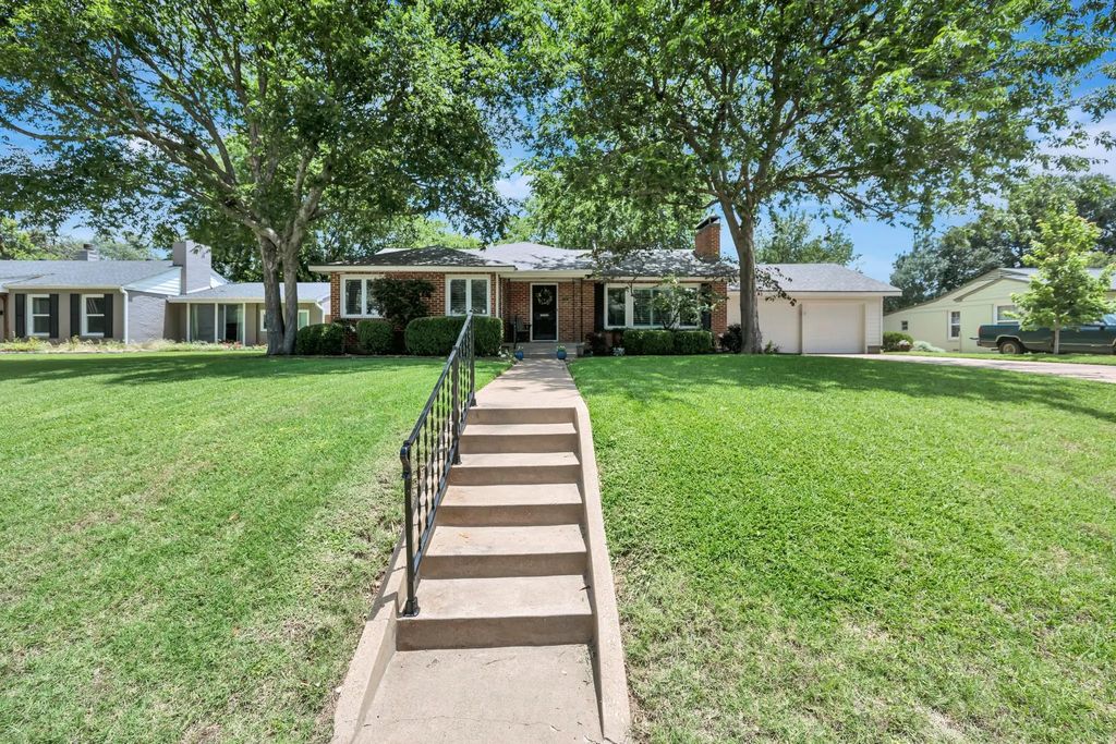 6371 Greenway Road, Fort Worth