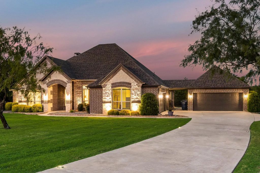 801 Eagle Pass, Royse City