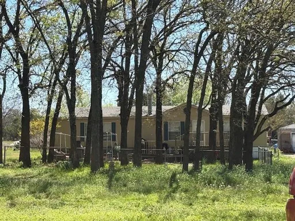 2528 County Road 531, Burleson