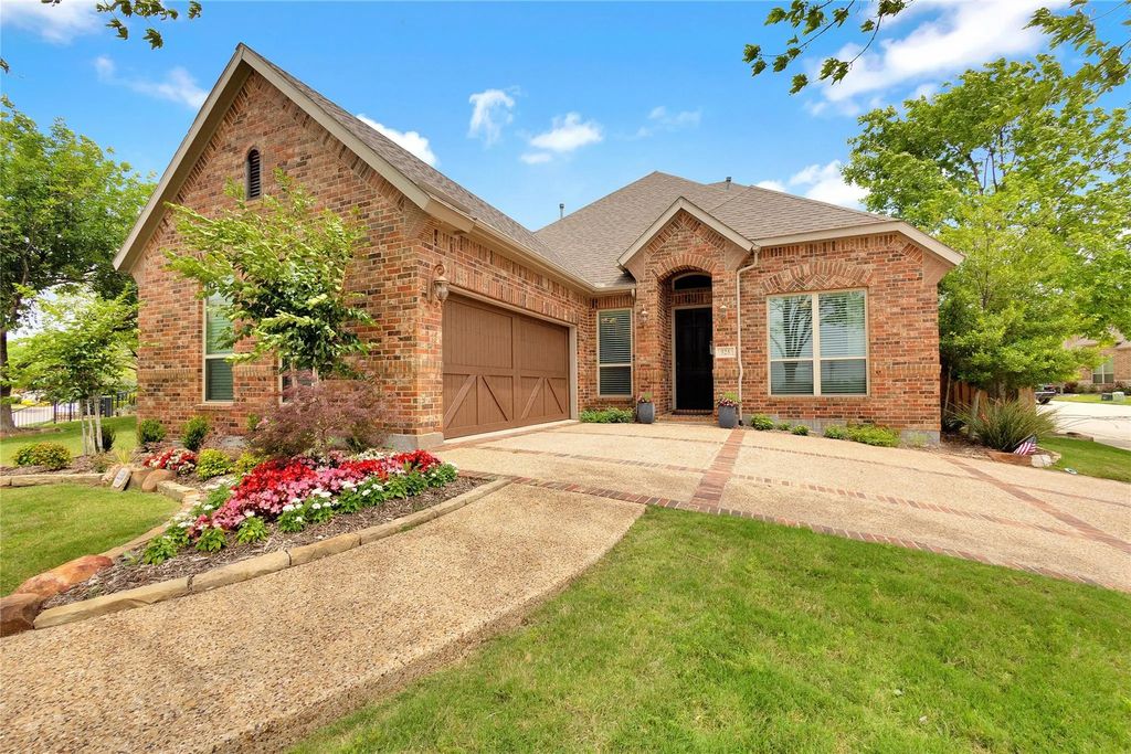 525 Adventurous Shield Drive, Lewisville