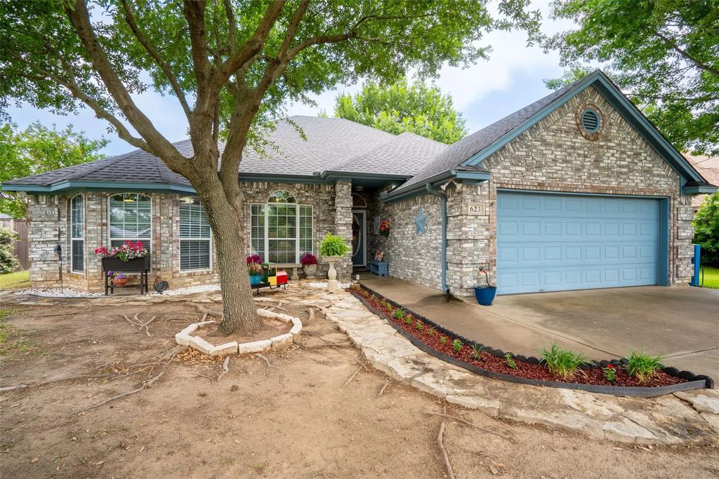 623 Newlin Lane, Granbury