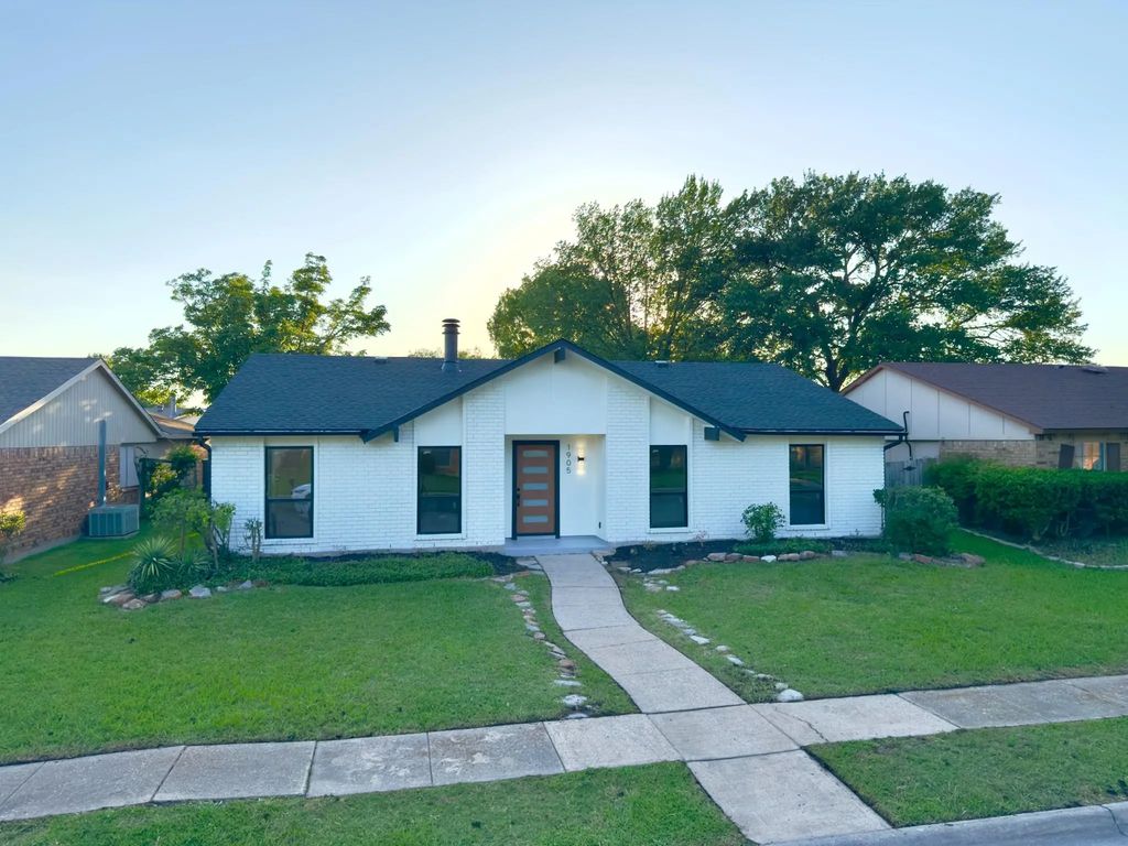 1905 Edna Smith Drive, Garland