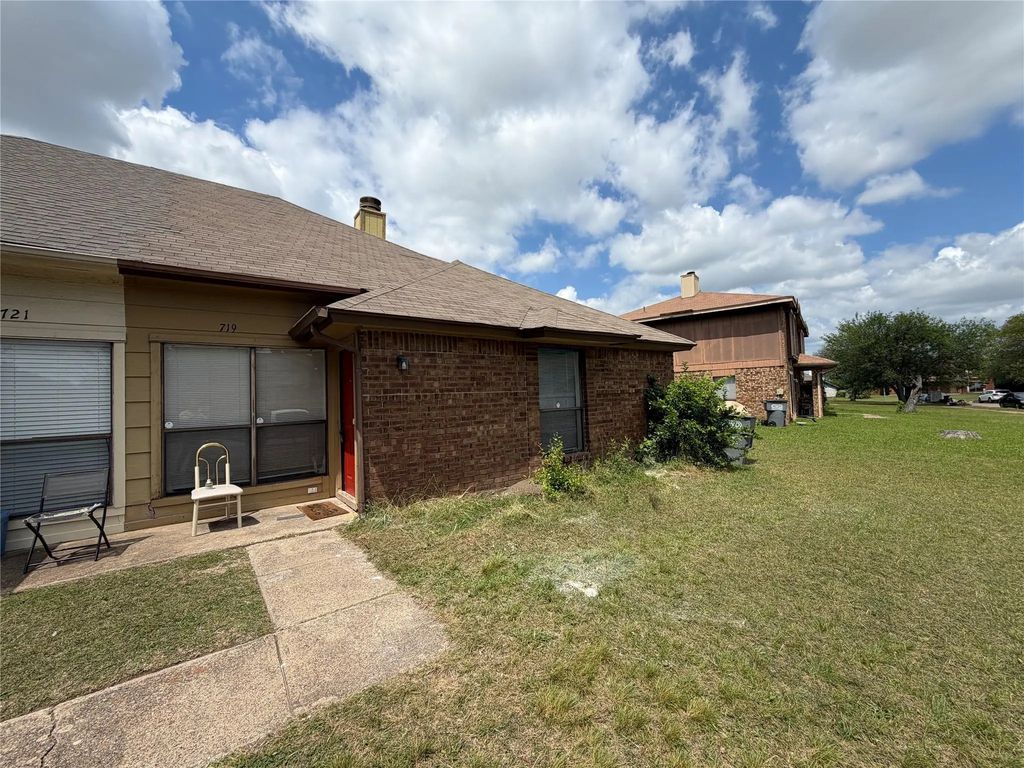 719 Westover Drive, Lancaster