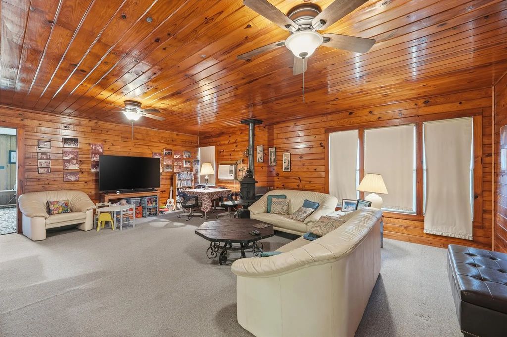 186 Waterview Drive, Whitney