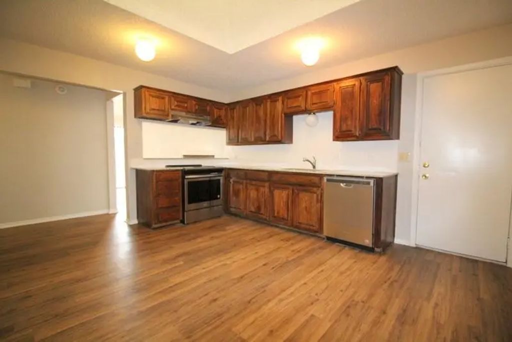 12027 Leisure Way 12029, Dallas