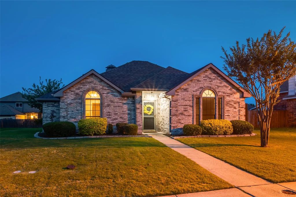 2870 Hampshire Lane, Rockwall