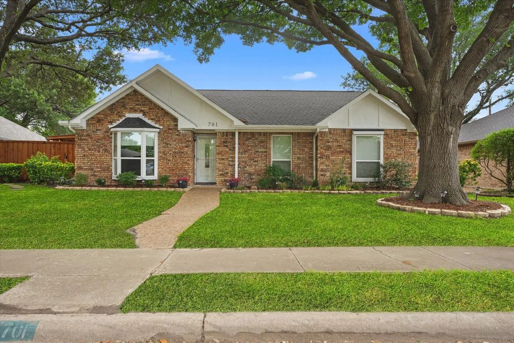 701 Sandy Creek Drive, Allen