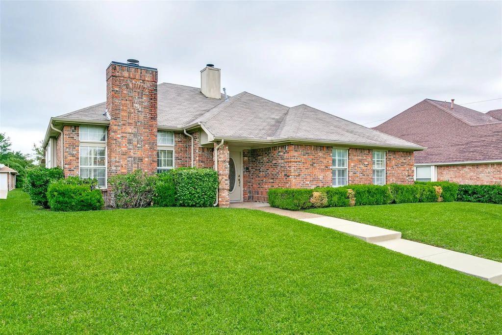 2045 Larkspur Drive, Carrollton