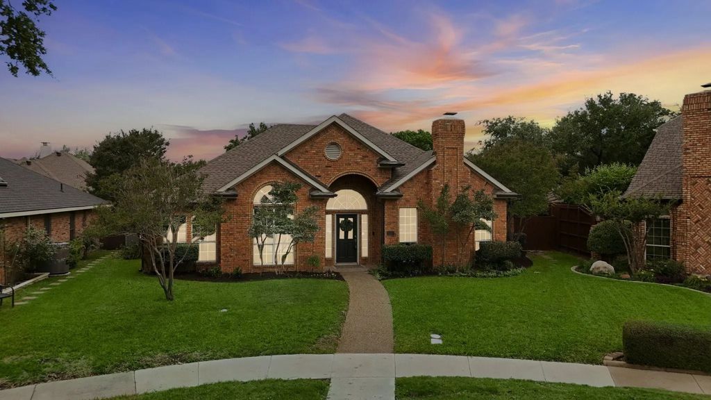 9017 Laredo Drive, Irving