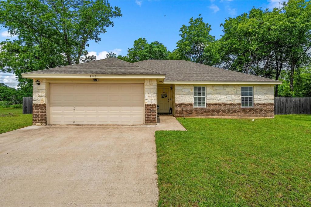 201 Woodland Boulevard, Bellmead