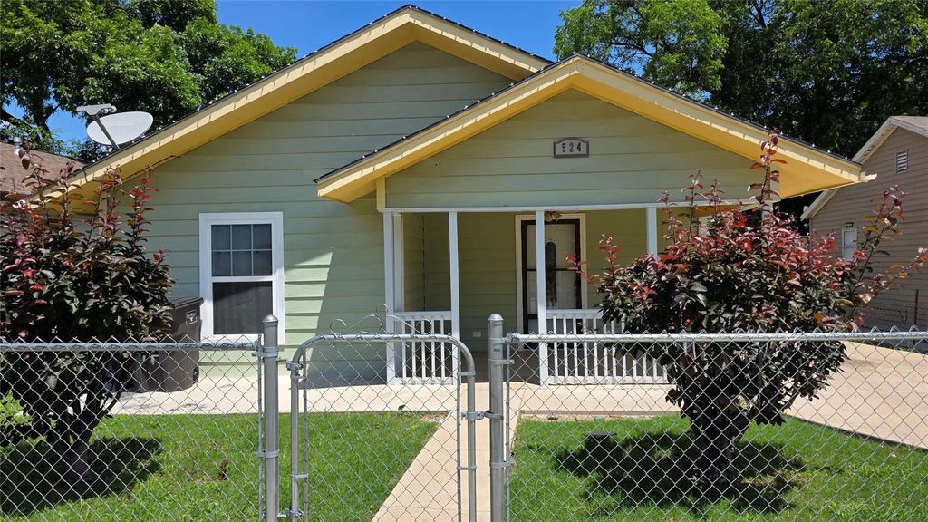 524 W Broadus Avenue, Fort Worth