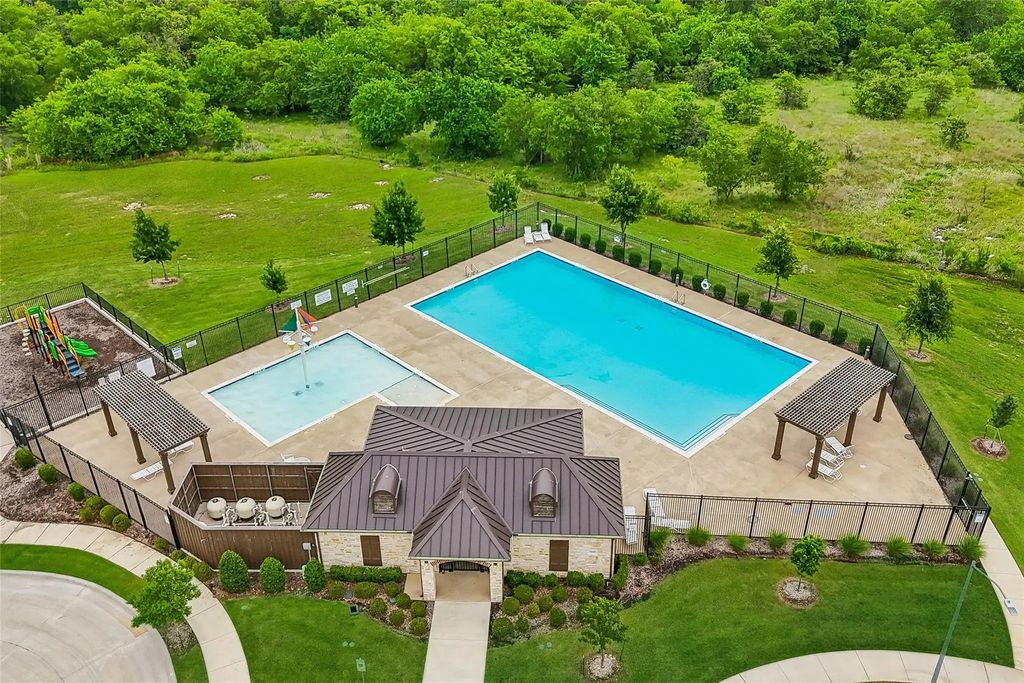 6133 Sunrise Lake Drive, Fort Worth