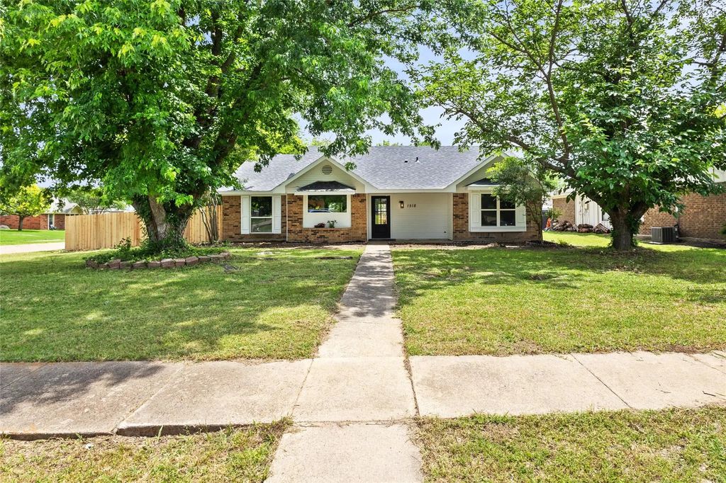 1518 Reisen Drive, Garland