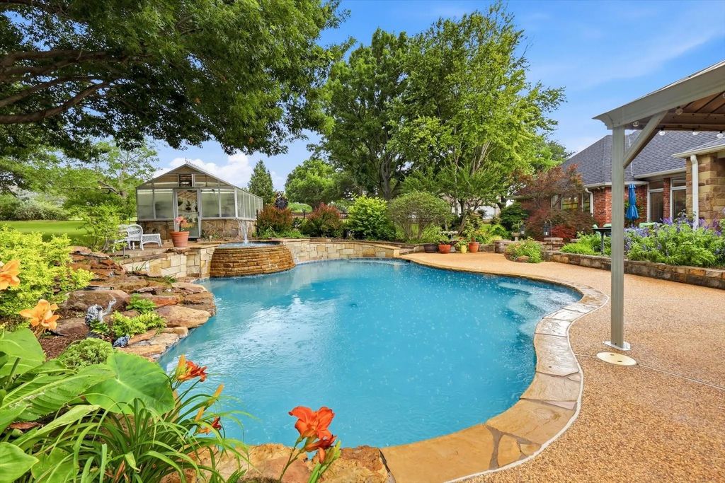 122 Chapel Hill Drive, Double Oak