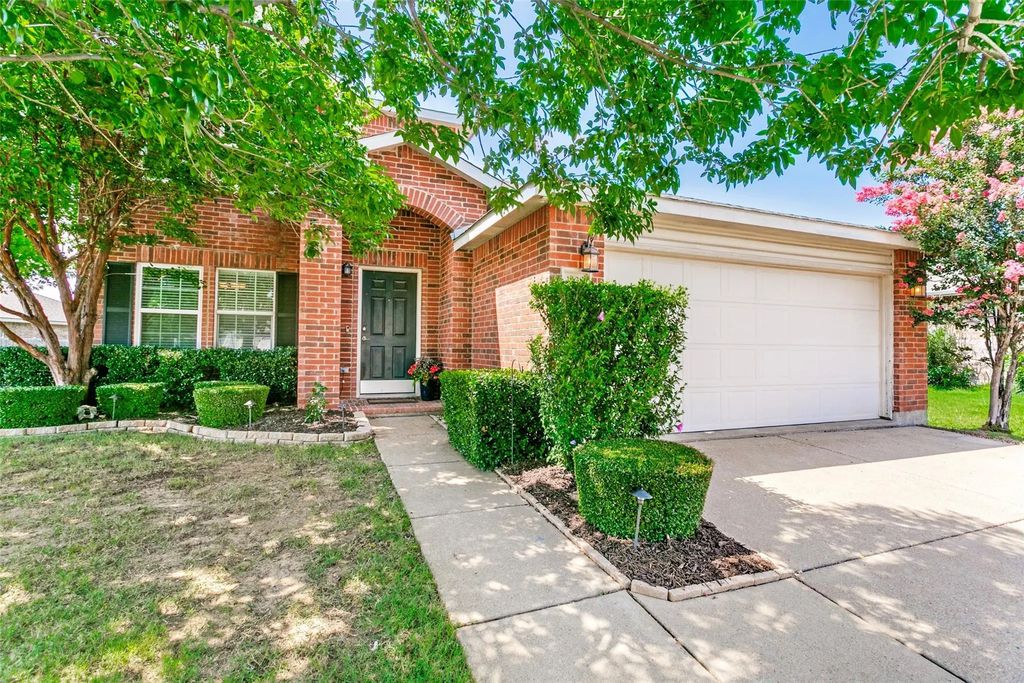 1208 Krista Drive, Burleson