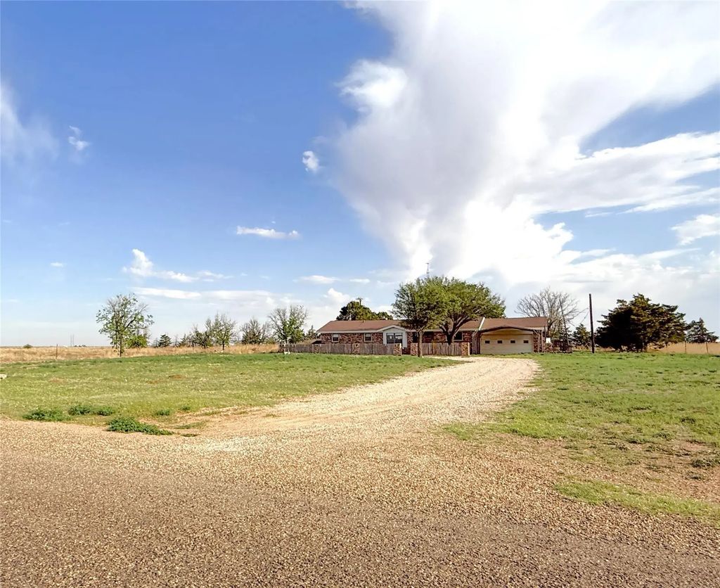 337 County Road 692, Seagraves