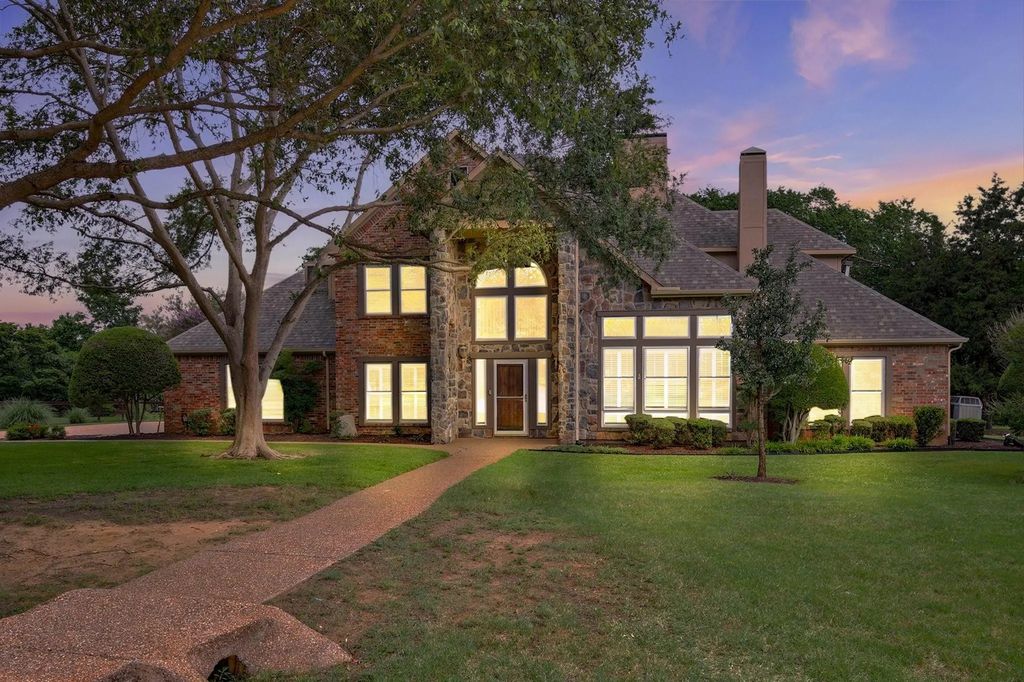 133 E View Court, Double Oak