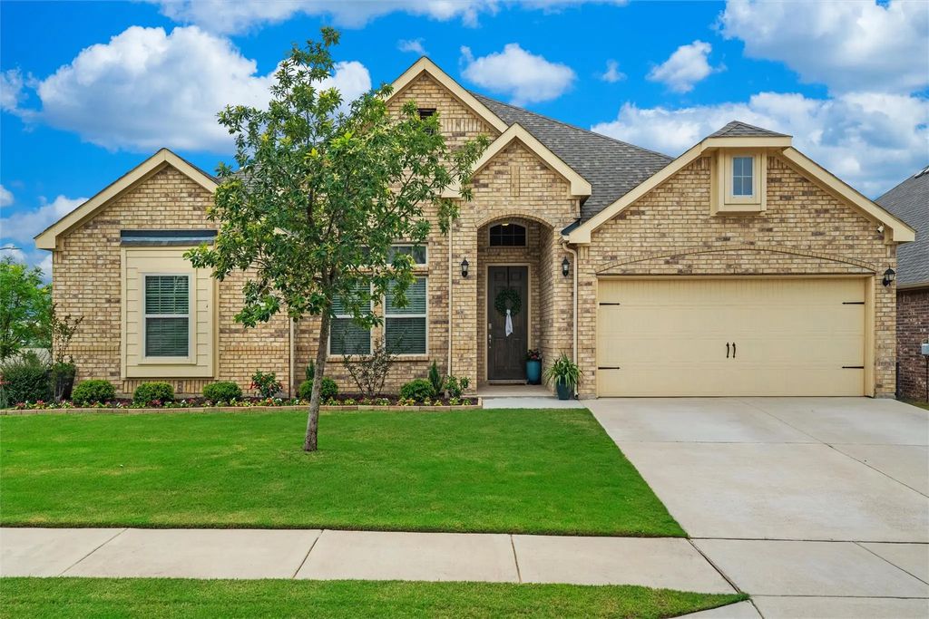 8628 Cloudyway Drive, Fort Worth