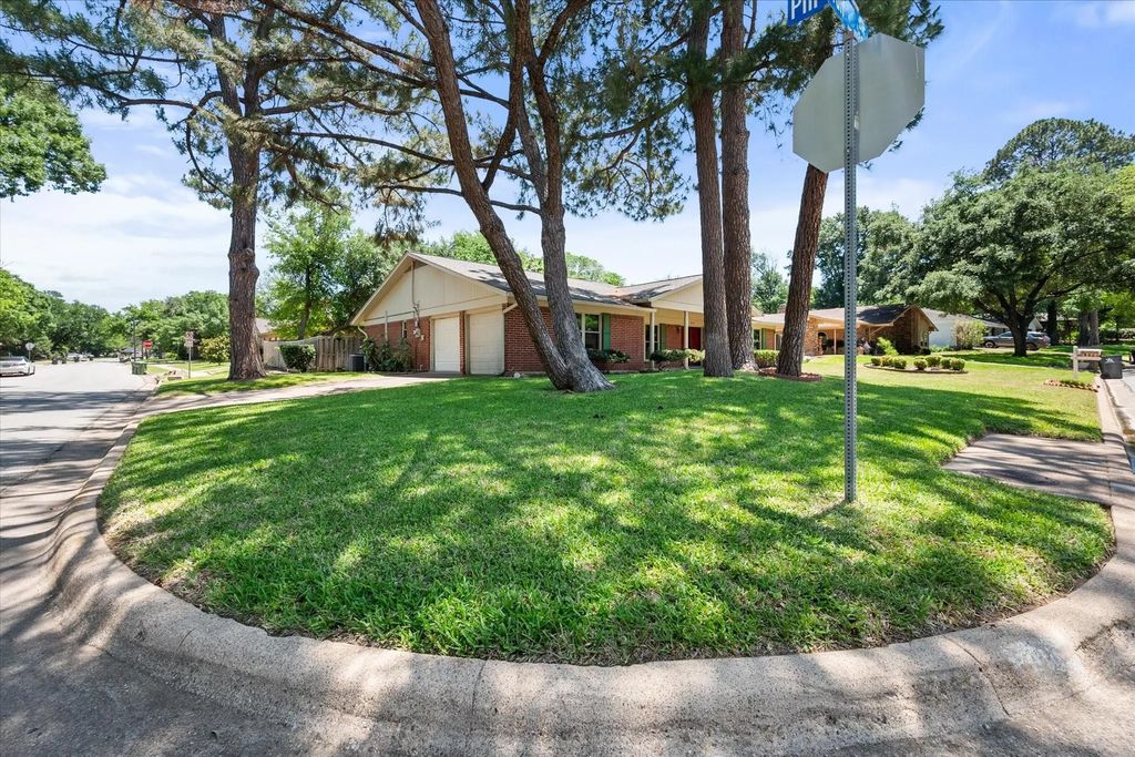 815 Vail Drive, Arlington