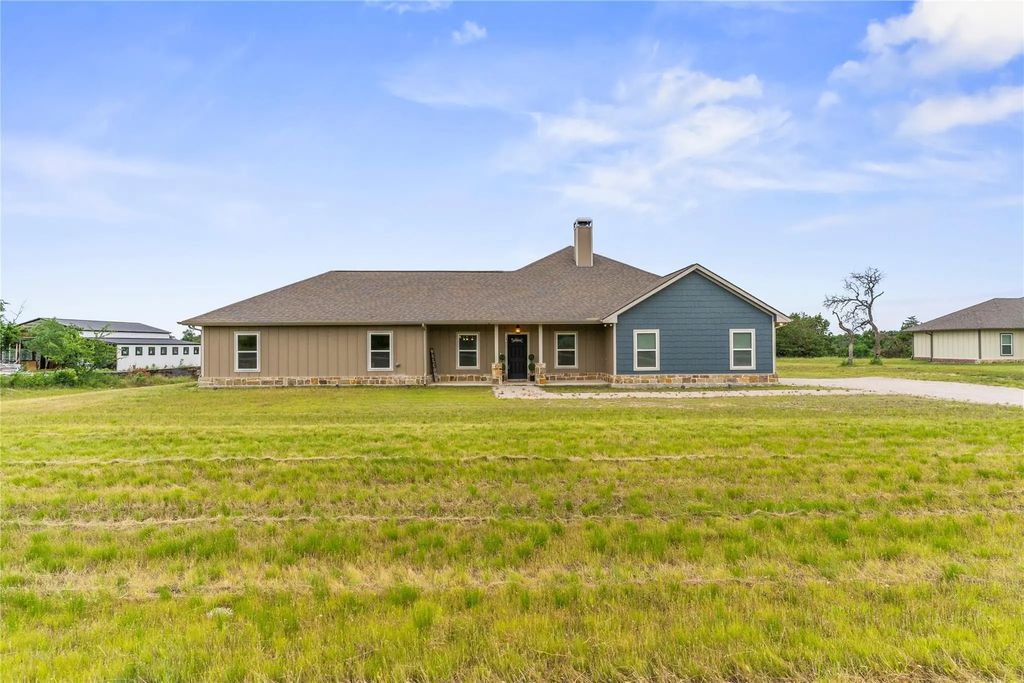 139 Kriston Lane, Springtown