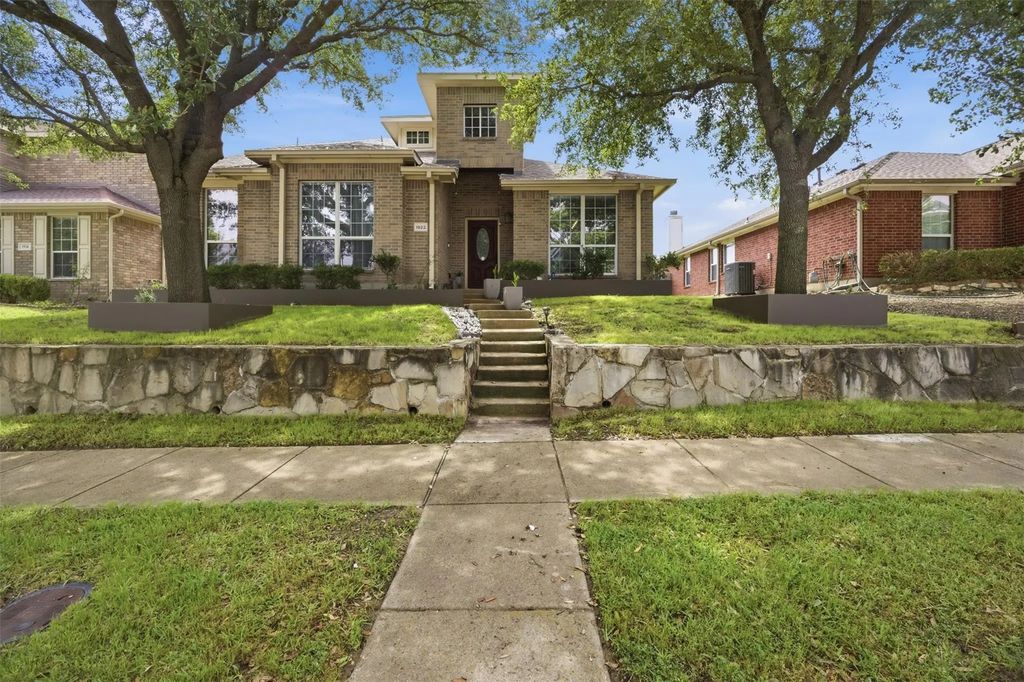 1922 Rustic Creek Drive, Garland