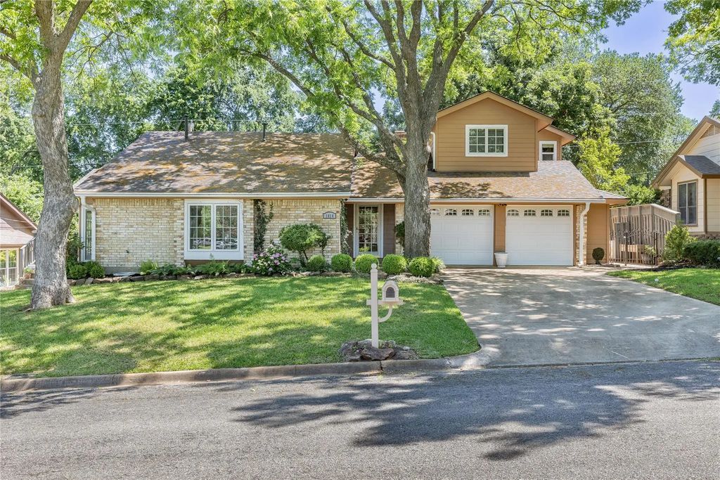1814 Oak Creek Drive, Sherman