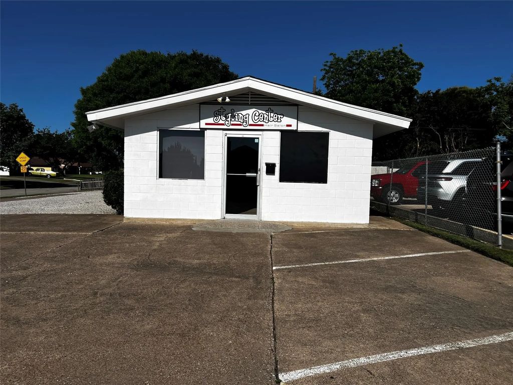 2526 Hillcrest Lane, Grand Prairie