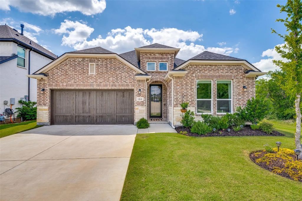 104 Lakeview Drive, Oak Point