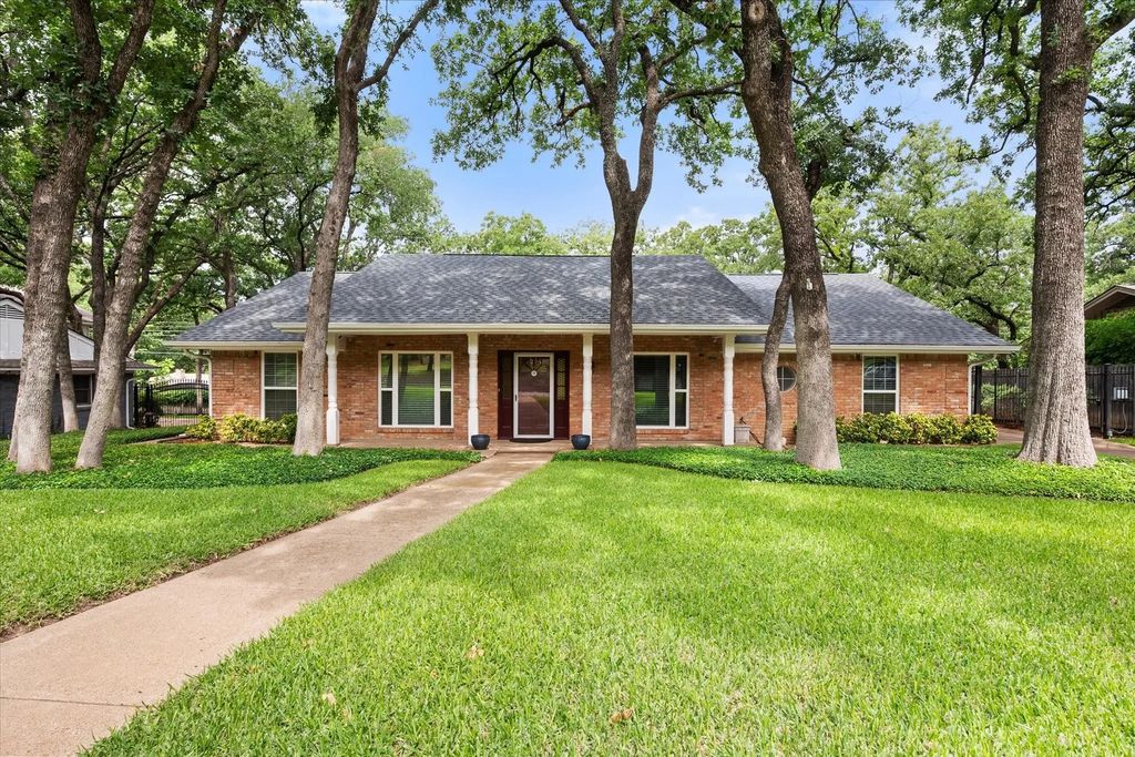 3307 Yellowstone Drive, Arlington