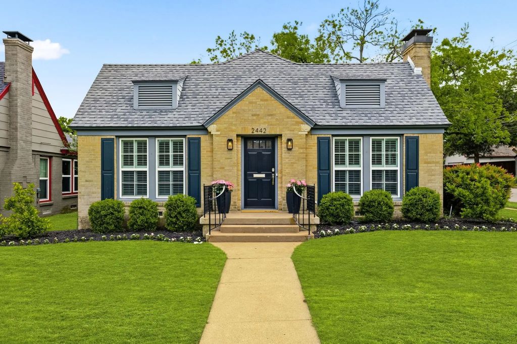 2442 Marvin Avenue, Dallas