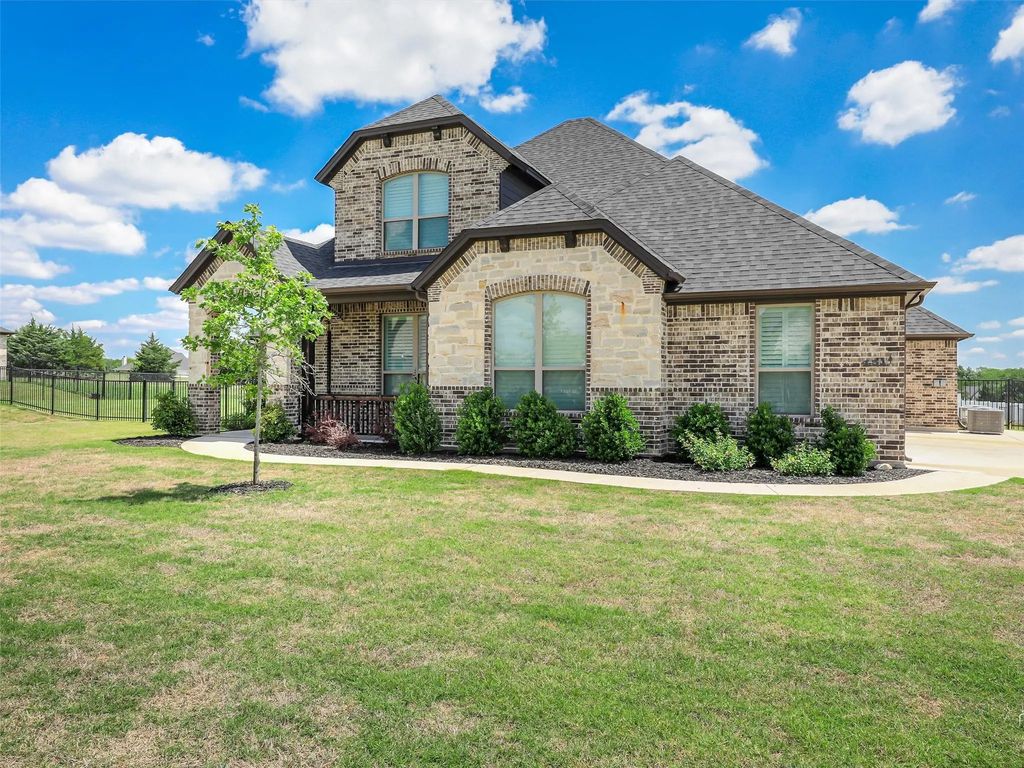 451 Tristin Lane, Waxahachie