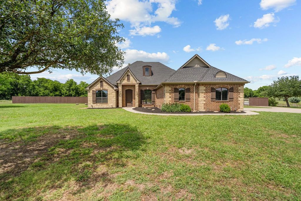 7230 Hunnington Drive, Sanger