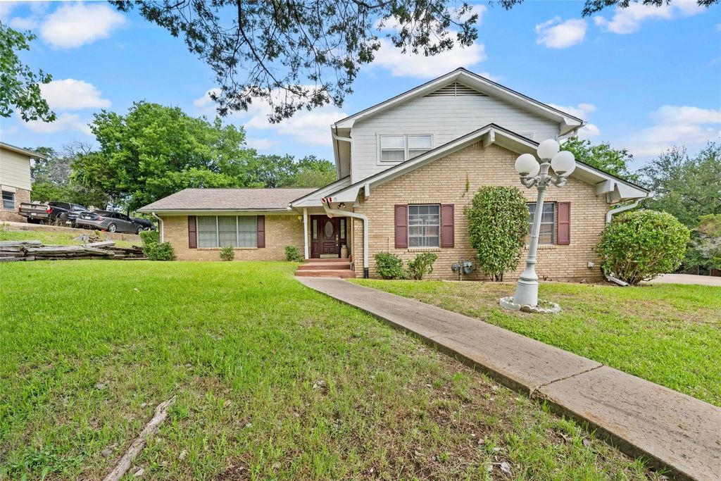9547 Brookhollow Drive, Woodway