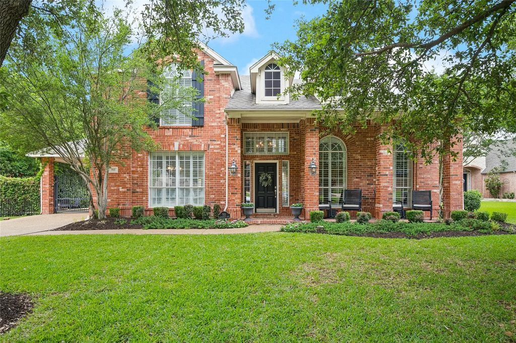 703 Heatherglen Drive, Southlake