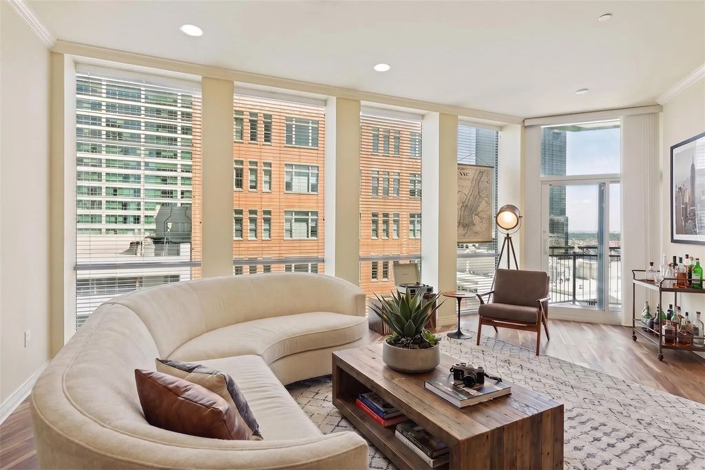 500 Throckmorton Street 1104, Fort Worth