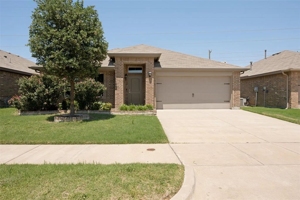 857 Watson Way, Crowley